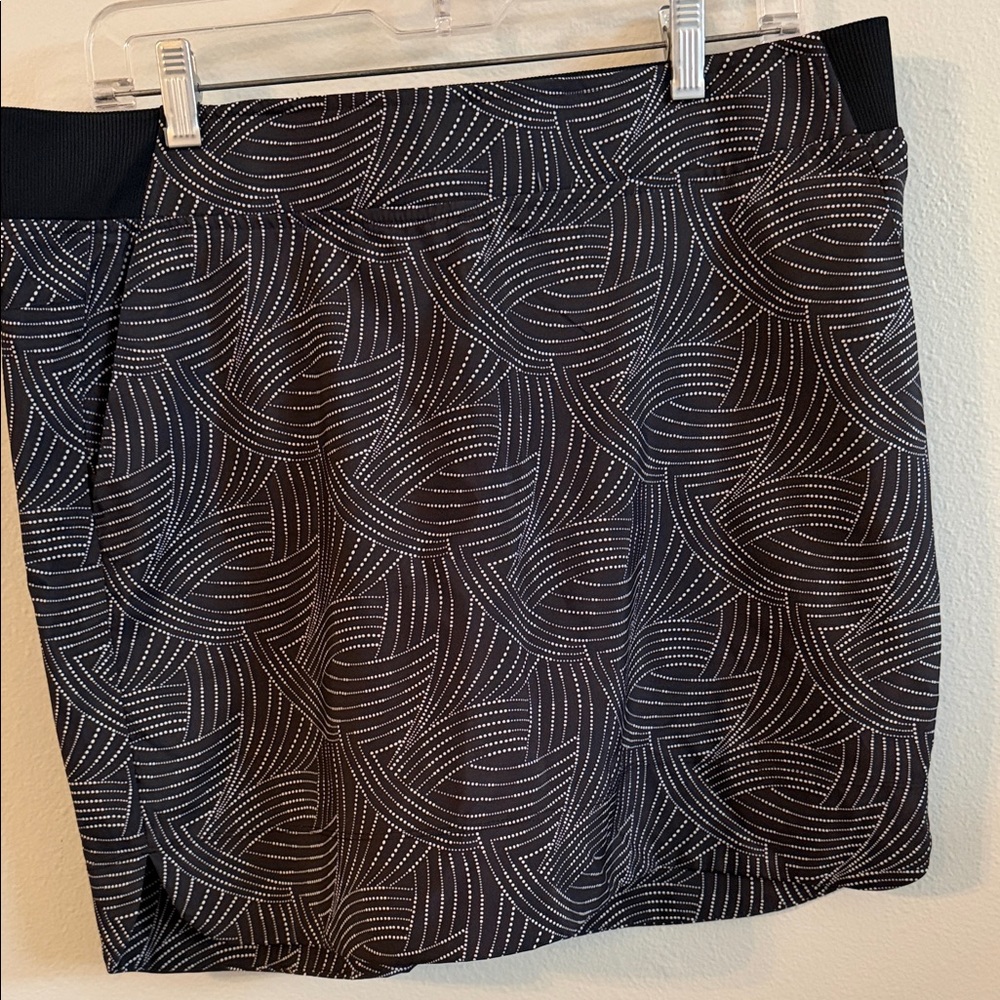 Elegant Black Patterned Women's Skort